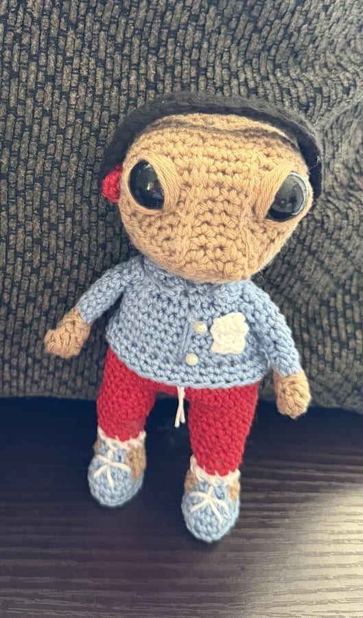 Trabajo realizado a crochet con hilo 100% algodón. Mide aproximadamente 5” de alto.