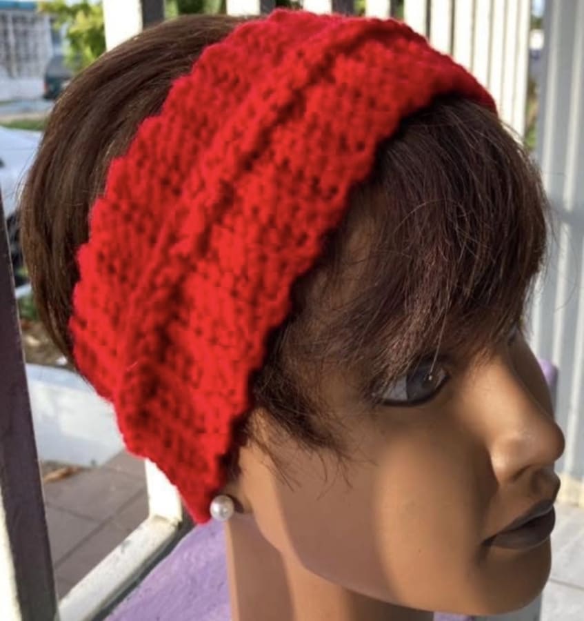 Trabajo realizado a crochet con hilo de lana .