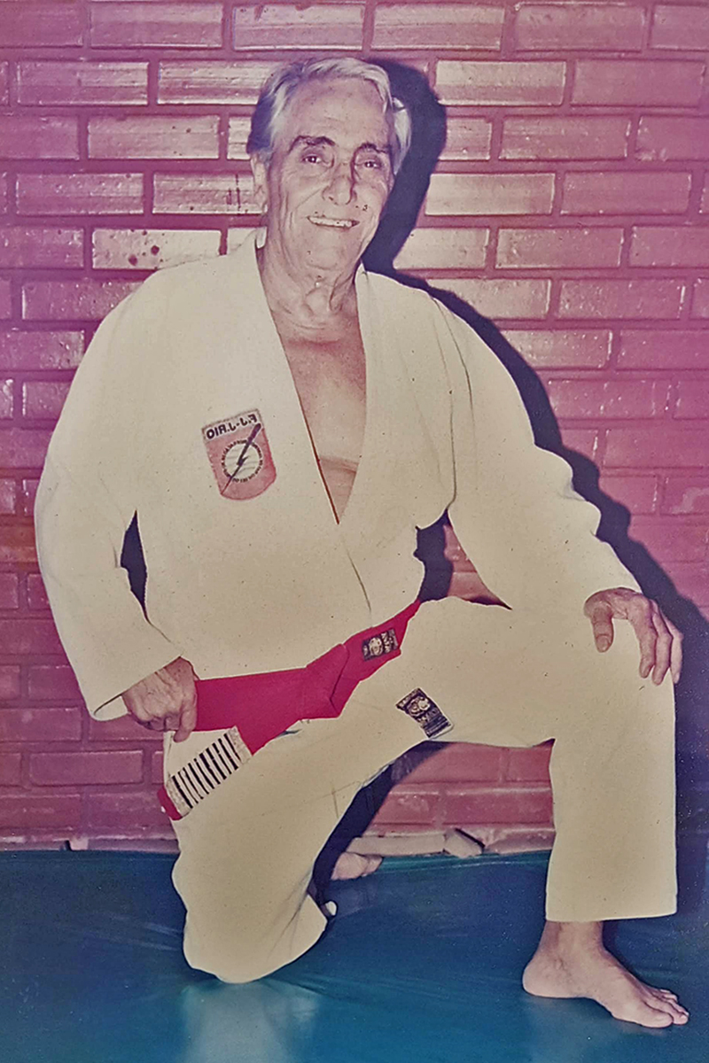 Foto da Linhagem de Mestre Oswaldo Fadda