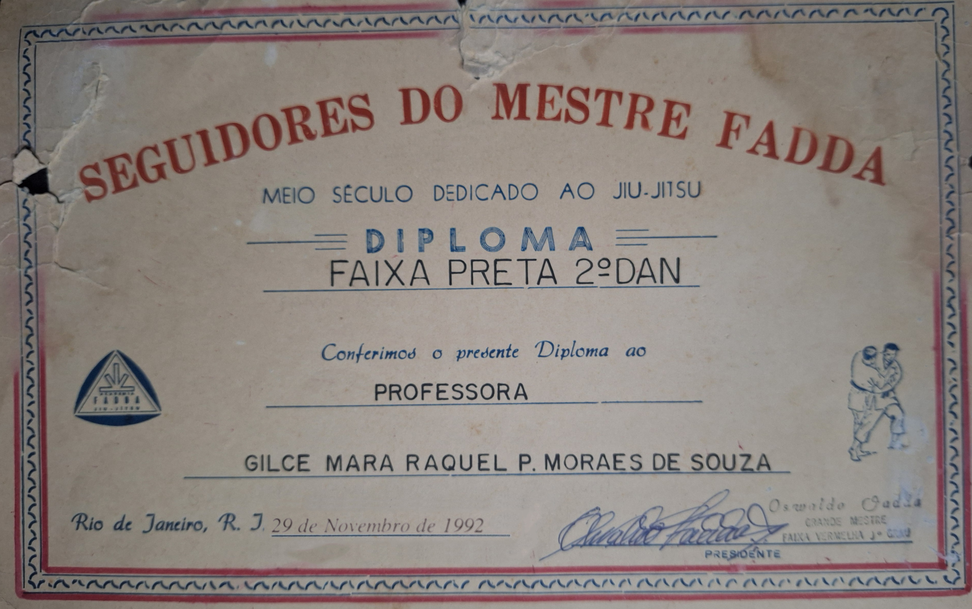 Diploma original assinado por Oswaldo Fadda