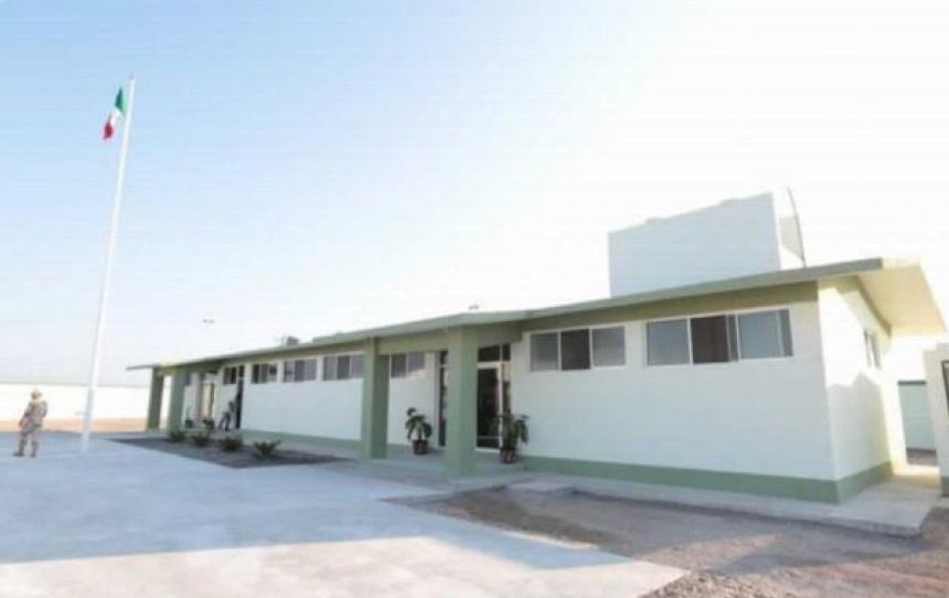 Exterior del cuartel militar