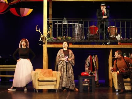 В Ингушском молодежном театре состоялась сдача спектакля по пьесе Валентина Красногорова «Семейные сцены»