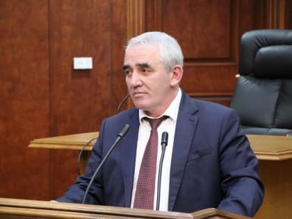 Глава Назрани Урусхан Евлоев отчитался об итогах деятельности за 2023 год в Народном Собрании Ингушетии