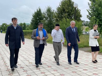 В рамках партпроекта «Городская среда» партийный десант «Единой России» проверил общественные территории г. Магас