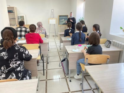 В ДХШ г.Назрань прошел мастер-класс Лидифы Мержоевой