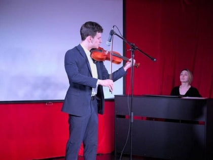 В Карабулаке Ингушетии состоялся концерт в преддверии 8 Марта