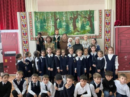 Спектаклем в Алхастах тюзовцы завершили гастроли в Сунженском районе