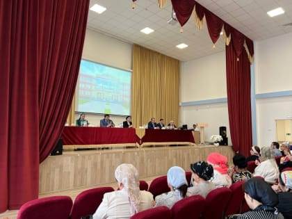 Зампред Ингушетии провела плановое совещание с директорами школ