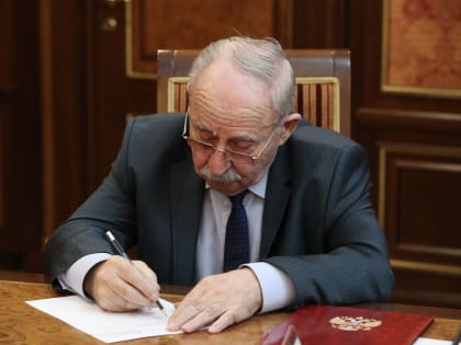 М-А.Калиматов дал оценку экстремистской деятельности, в которую втягивают молодежь