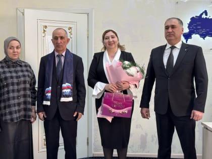 Активисты местного отделения партии «Единая Россия» в г. Карабулак провели акцию в преддверии Международного женского дня