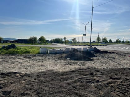 В Сунже ведутся работы по строительству въездной стелы