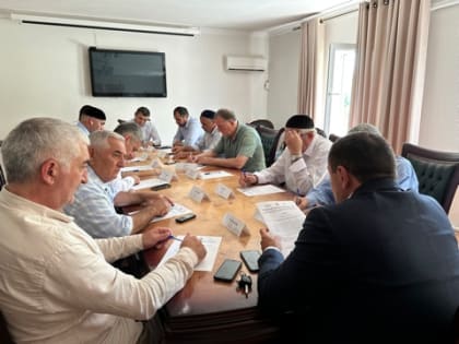 Залина Льянова поздравляет с юбилеем писателя Иссу Кодзоева