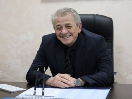 Залина Льянова поздравляет с Днем рождения директора ТЮЗа Мусу Хадзиева