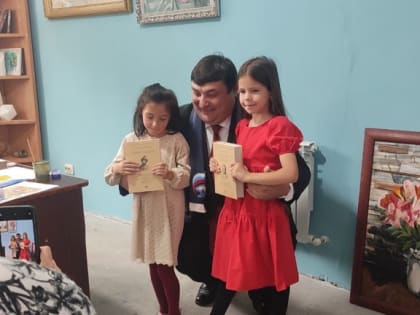 Депутаты Единой России провели акцию, приуроченную ко Дню русского языка 