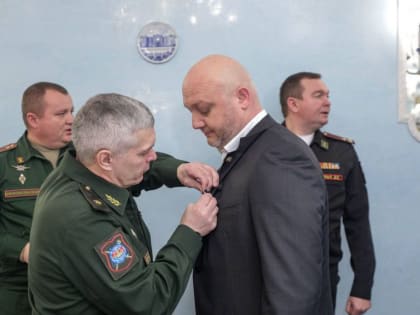 Депутат Госдумы Муслим Татриев награждён медалью Минобороны России «За вклад в укрепление обороны Российской Федерации»