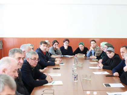 Залина Льянова провела первое в этом году совещание по итогам работы подведомственных учреждений за прошлый год