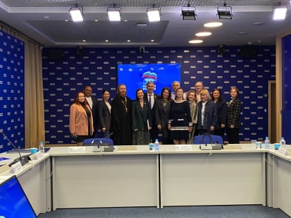 Харон Саутиев принял участие в заседании общественного совета партийного проекта «Крепкая семья»