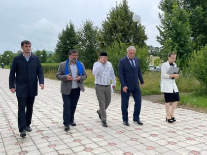 В рамках партпроекта «Городская среда» партийный десант «Единой России» проверил общественные территории г. Магас