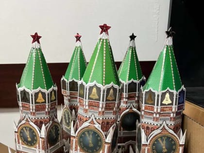 Около 1100 новогодних подарков раздали в городе Карабулак детям из малообеспеченных семей