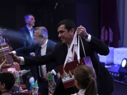 Единороссы устроили новогодний праздник для ребят, чьи отцы сейчас на передовой