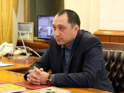 История на стеллажах