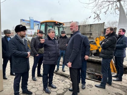 В районе Оскановского круга появится парковка для общественного транспорта, а у жительницы ул. Газдиева — внушительный штраф.