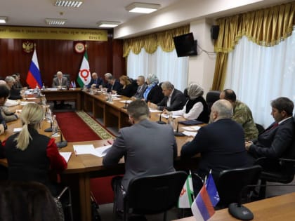 В Магасе прошло заседание Президиума Регионального политсовета «Единой России», которое возглавил Секретарь Ингушского регионального отделения партии Магомет Тумгоев