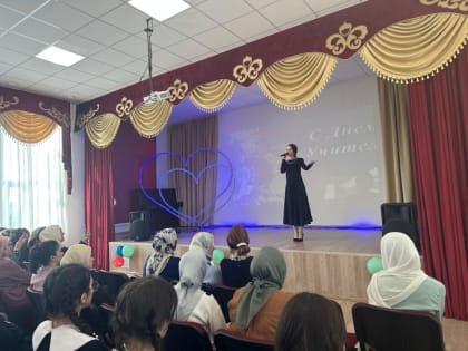 Артисты Центра театра, кино и креативных индустрий дали концерт ко Дню учителя