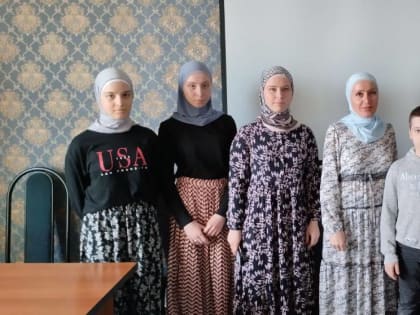 Начальник отдела по внешним связям и национальной политике Миннаца Ингушетии Асхьаб Паров выехал в пункт временнного размещения в гостиницу «Асса» по поручению министра Вахи Бекова