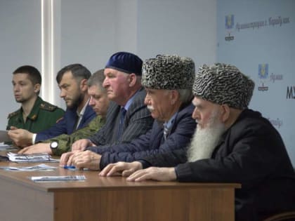 На сходе граждан обсудили военную службу по контракту