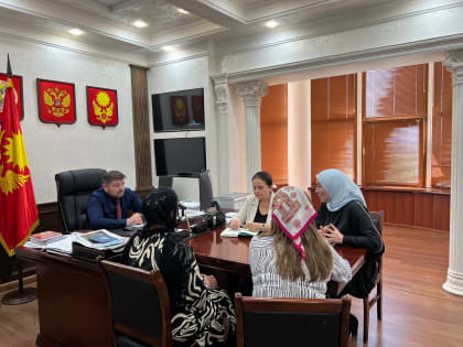 В Администрации г. Магас состоялось награждение работников ГБУЗ «ГП» амбулатории г. Магас