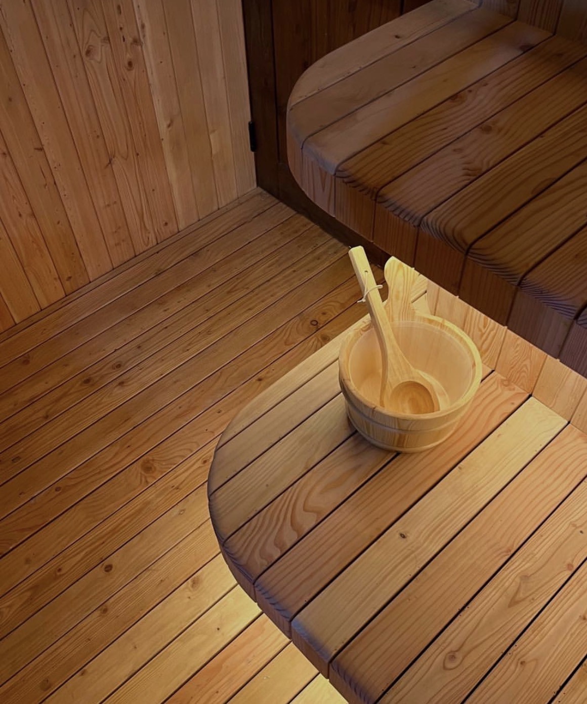 Teak wood bath detail