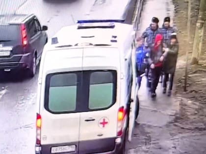 Сотрудники Росгвардии Люберец оказали помощь молодому человеку, который внезапно почувствовал себя плохо на улице
