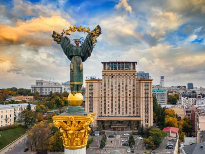 Советник Зеленского предложил погашать долги Украины за счёт того, что «отберут у России»