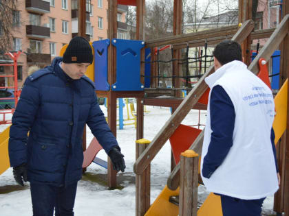 Партийцы проверили содержание дворовой территории в Люберцах