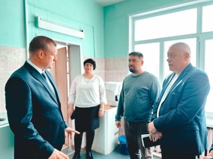 Депутат Мособлдумы Максим Коркин посетил ФАПы в деревнях Дмитровка и Селиваниха