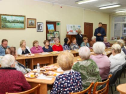 Заместитель главы Лобни встретился с молодежью и старшим поколением города