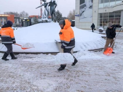 Коммунальные службы Подольска ликвидируют последствия снегопада