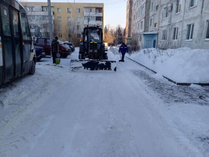 В Рузском округе убирают снег