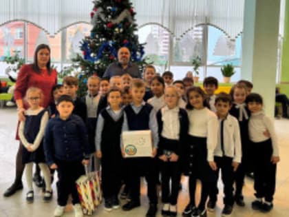 Школьники Лобни отправили письма участникам специальной военной операции