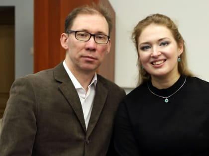 Поддержали силой искусства