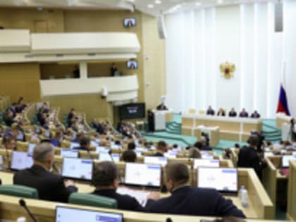 Обе палаты парламента РФ проведут внеплановые заседания