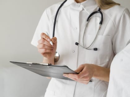 Сложнейшую операцию провели 62-летнему мужчине с тяжелым поражением артерии сердца в Подмосковье