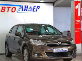 Фотографии здания автосалона и выставочной площадки