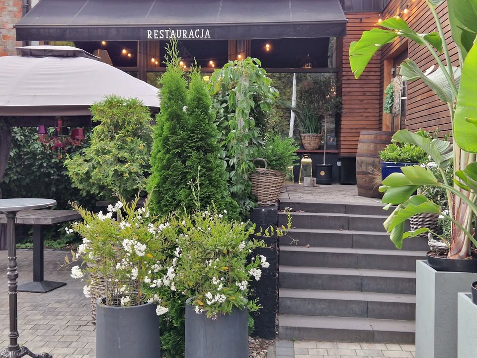 Ricoria / Pomorzany Place