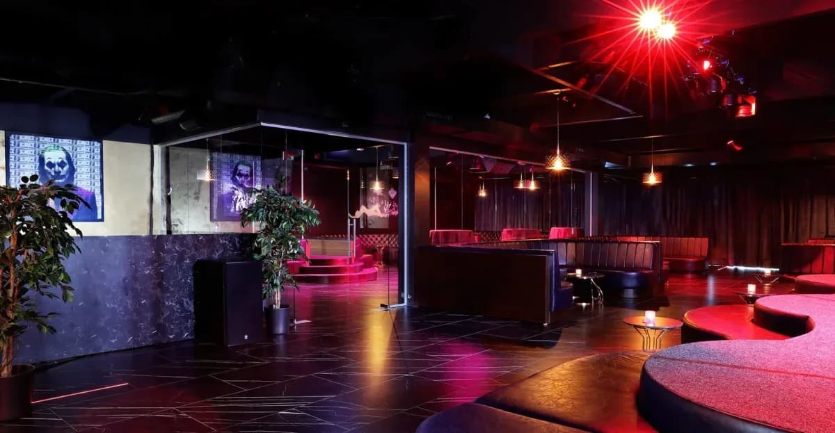 Club Aphrodite - Photo 2