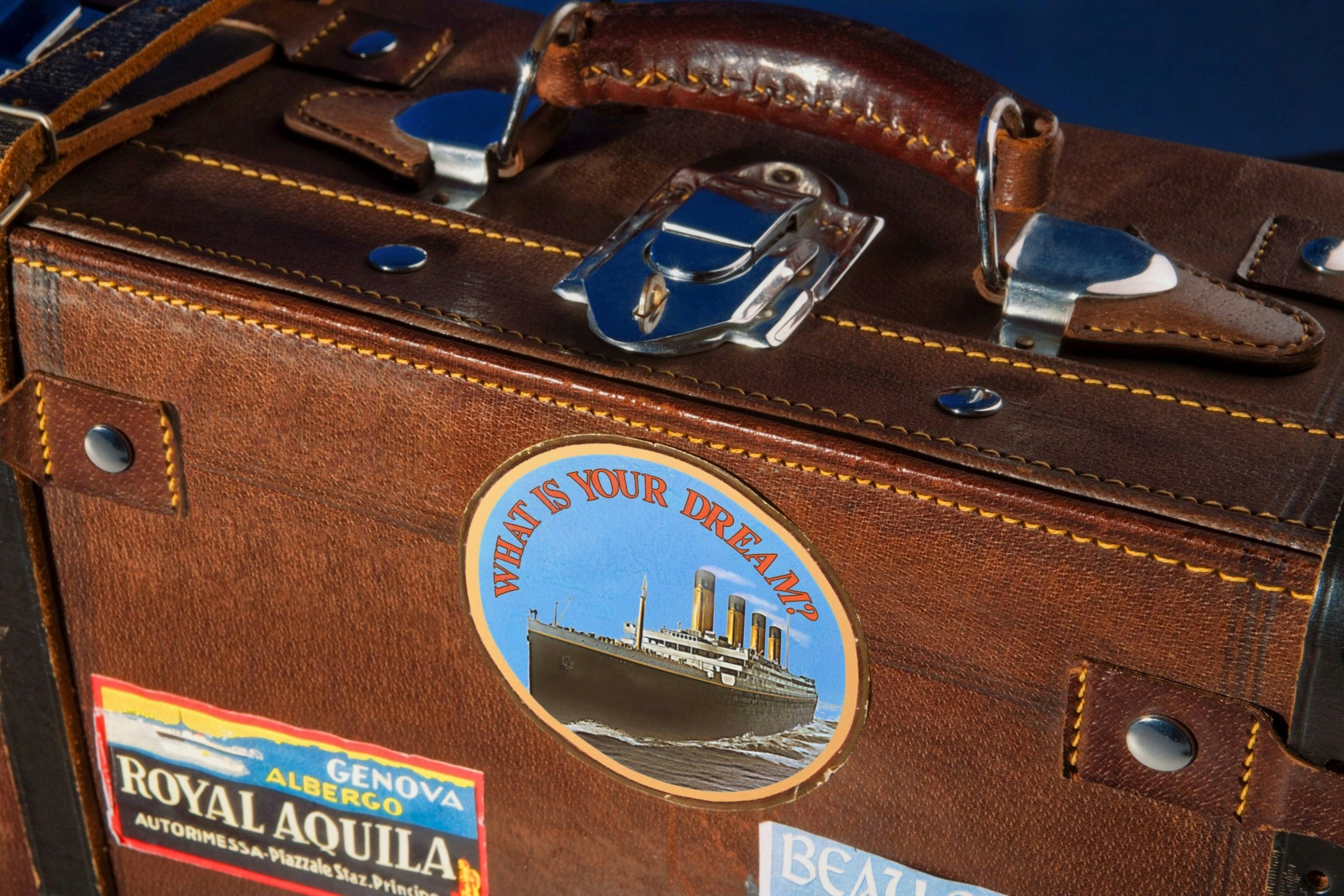 8_personalized_travel_items.jpg
