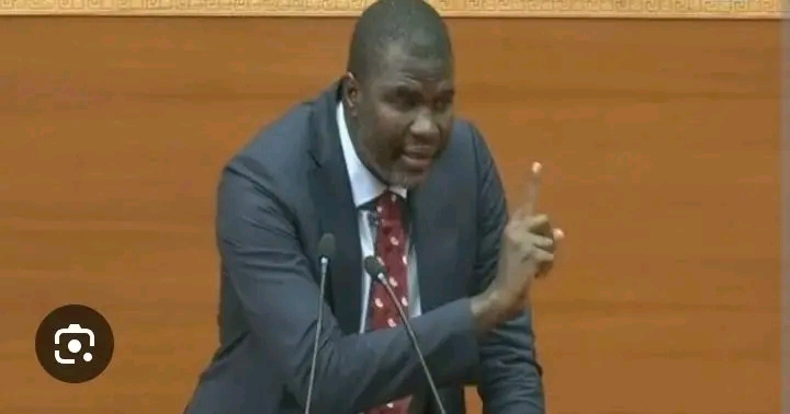 Le député Pastef Amadou Ba vient de déposer une proposition de loi dont l’intitulé...