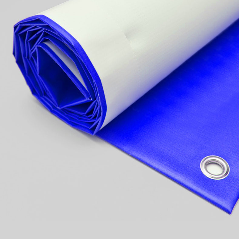 Pendon con ojetillos metalicos