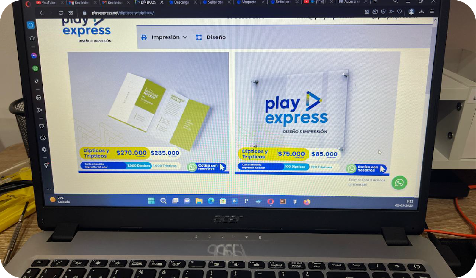 Primeros trabajos de diseño y cotización de PlayExpress realizados desde un computador